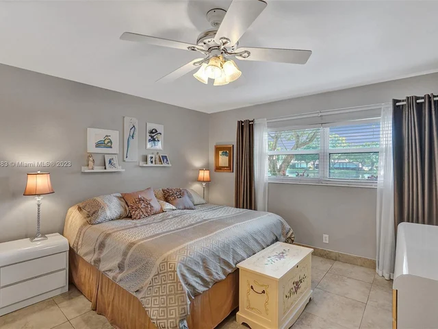 3530 NW 52nd Ave # 409, Lauderdale Lakes FL 33319