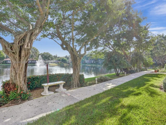 3530 NW 52nd Ave # 409, Lauderdale Lakes FL 33319