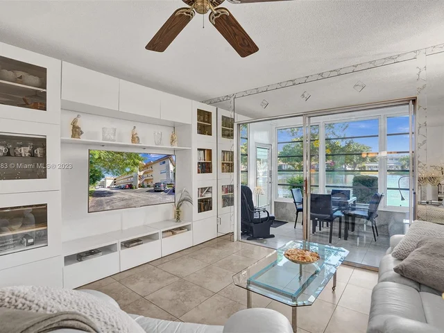 3530 NW 52nd Ave # 409, Lauderdale Lakes FL 33319