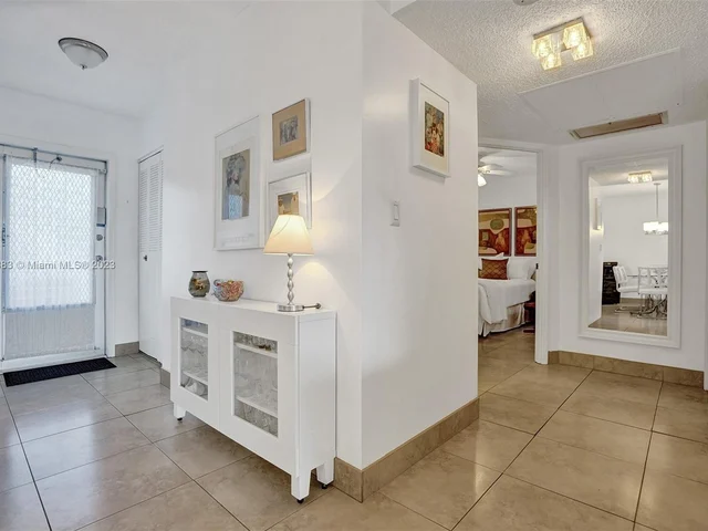 3530 NW 52nd Ave # 409, Lauderdale Lakes FL 33319