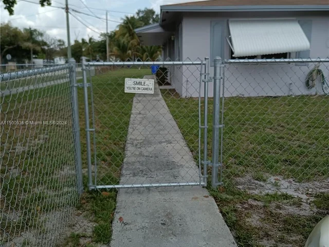 1502 N 57th Ter, Hollywood FL 33021