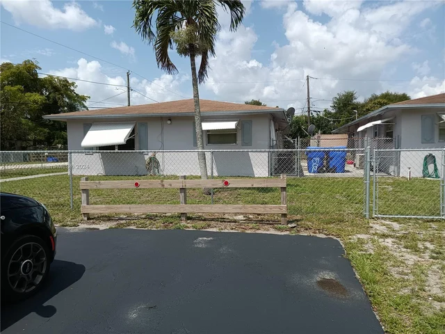 1502 N 57th Ter, Hollywood FL 33021