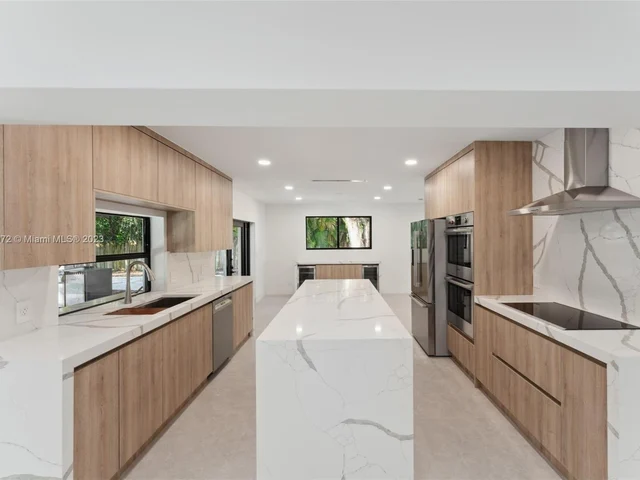 11340 SW 74th Ct, Pinecrest FL 33156