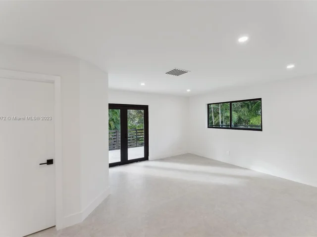 11340 SW 74th Ct, Pinecrest FL 33156