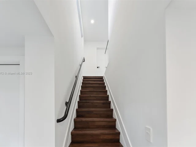 11340 SW 74th Ct, Pinecrest FL 33156