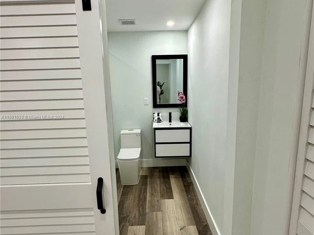 1619 NW 16th St, Fort Lauderdale FL 33311