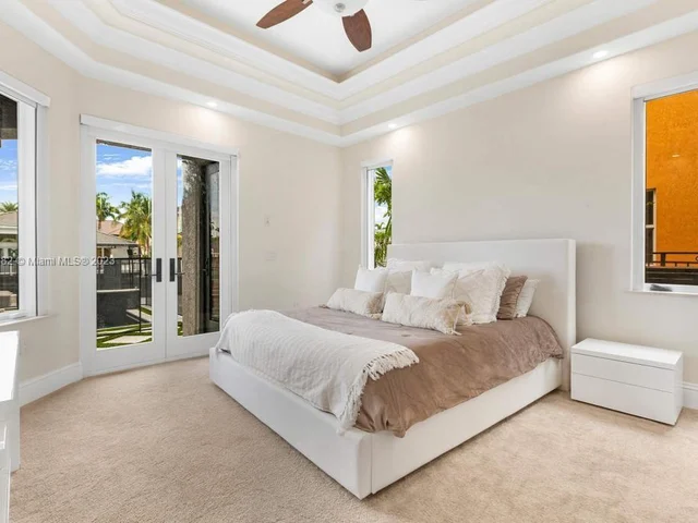 3380 NE 170th St, North Miami Beach FL 33160