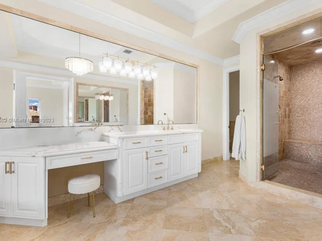 3380 NE 170th St, North Miami Beach FL 33160