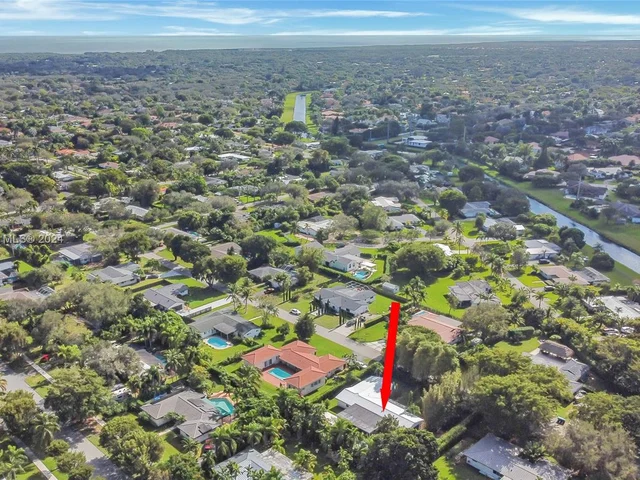 8845 SW 161st St, Palmetto Bay FL 33157