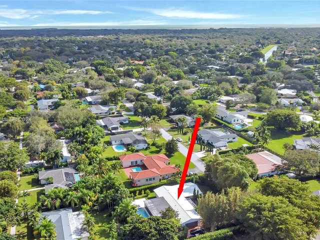 8845 SW 161st St, Palmetto Bay FL 33157