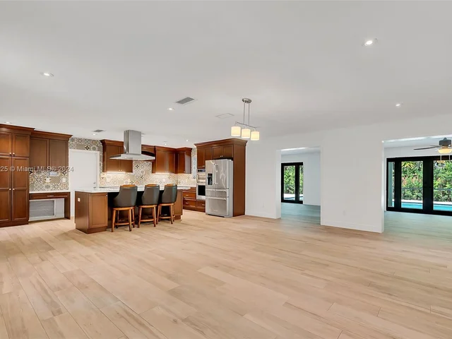 8845 SW 161st St, Palmetto Bay FL 33157