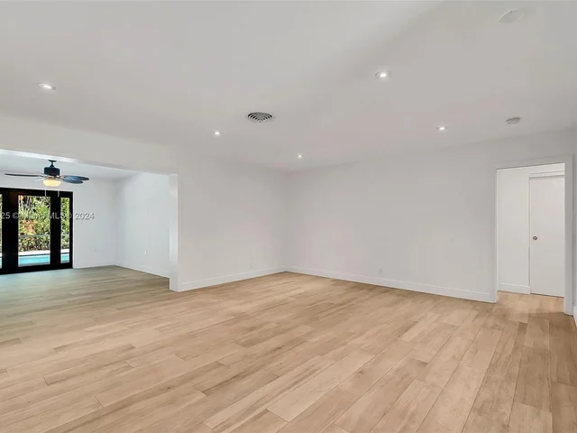 8845 SW 161st St, Palmetto Bay FL 33157