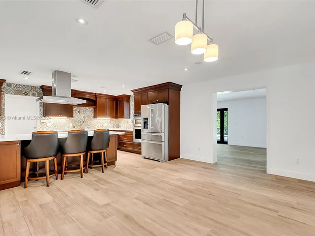 8845 SW 161st St, Palmetto Bay FL 33157