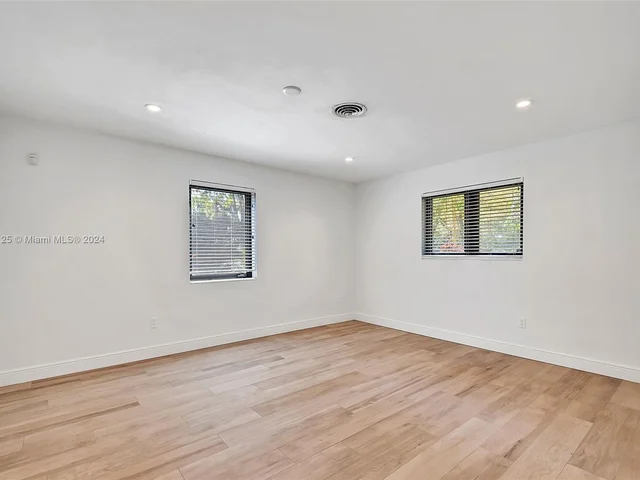 8845 SW 161st St, Palmetto Bay FL 33157