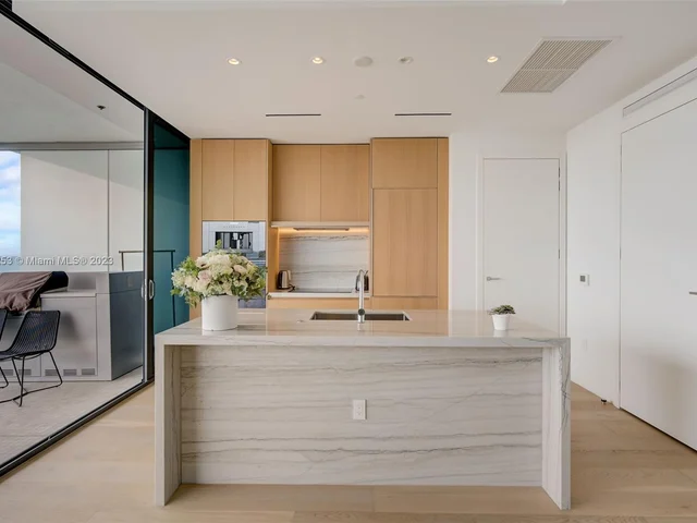 8701 Collins Ave # 603, Miami Beach FL 33154