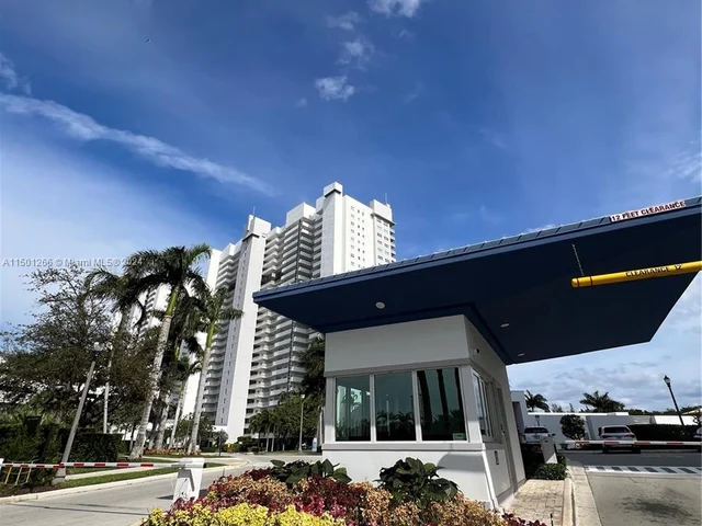 15051 Royal Oaks Ln # 103, North Miami FL 33181