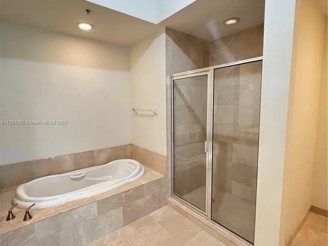 15051 Royal Oaks Ln # 103, North Miami FL 33181