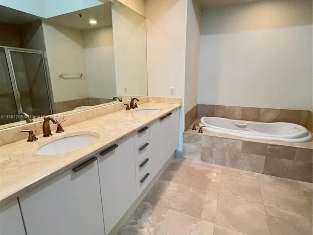 15051 Royal Oaks Ln # 103, North Miami FL 33181