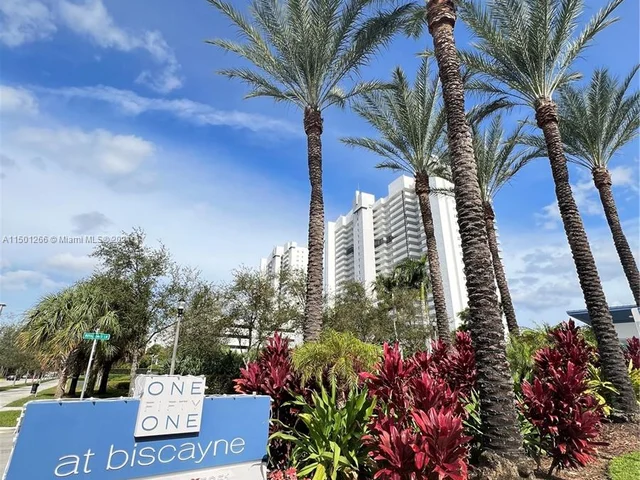 15051 Royal Oaks Ln # 103, North Miami FL 33181