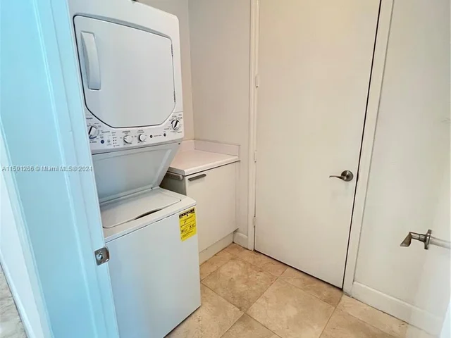 15051 Royal Oaks Ln # 103, North Miami FL 33181