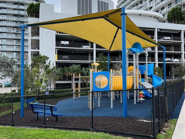 15051 Royal Oaks Ln # 103, North Miami FL 33181