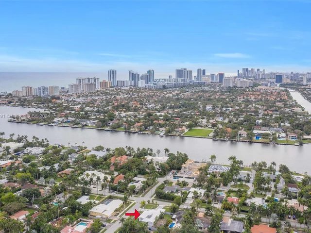 1101 Van Buren St, Hollywood FL 33019