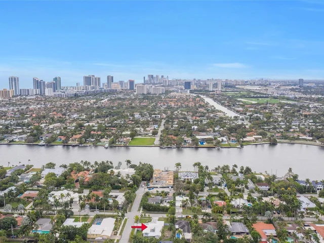 1101 Van Buren St, Hollywood FL 33019