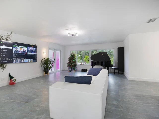 1101 Van Buren St, Hollywood FL 33019