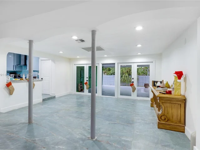 1101 Van Buren St, Hollywood FL 33019