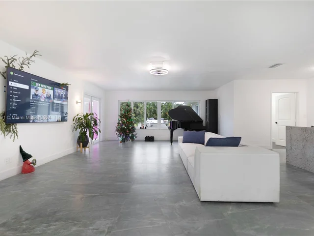 1101 Van Buren St, Hollywood FL 33019