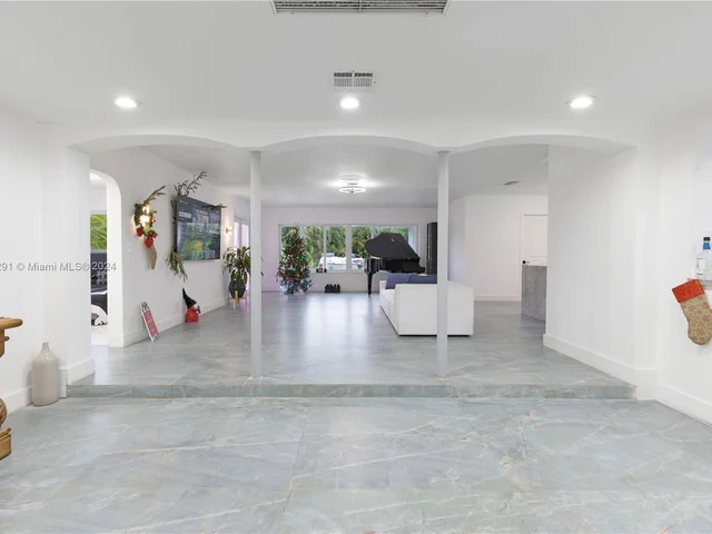 1101 Van Buren St, Hollywood FL 33019