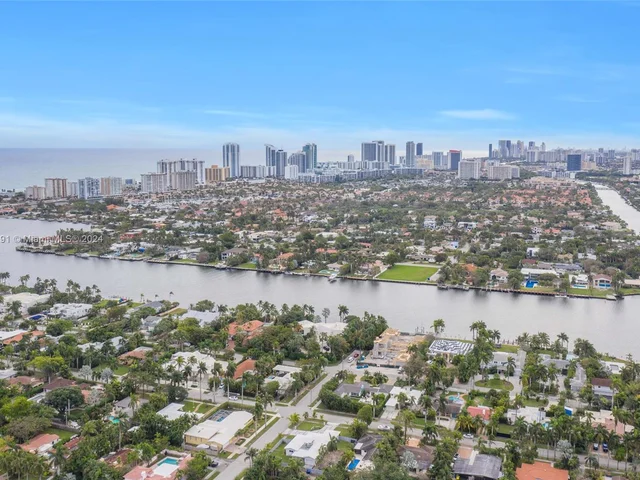 1101 Van Buren St, Hollywood FL 33019