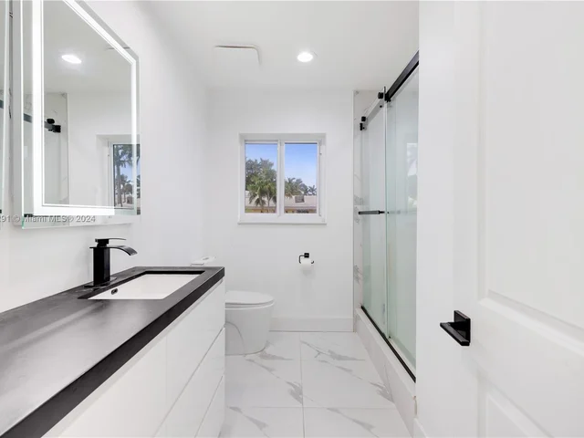 1101 Van Buren St, Hollywood FL 33019