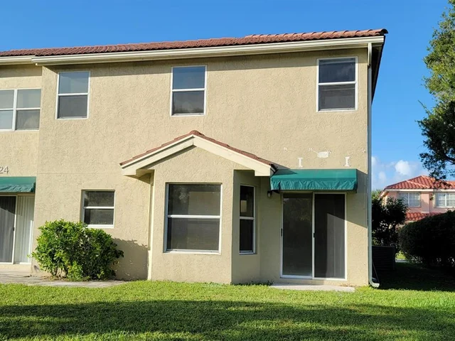 8233 White Rock Cir, Boynton Beach FL 33436