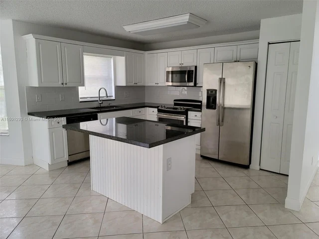 8233 White Rock Cir, Boynton Beach FL 33436