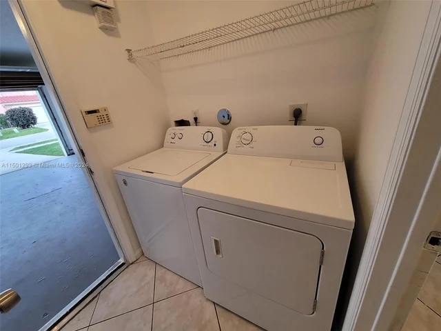 8233 White Rock Cir, Boynton Beach FL 33436