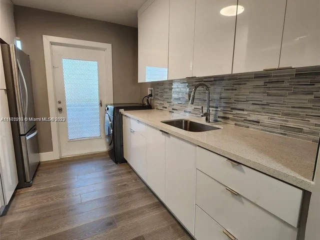 18900 NE 3rd Ct # 536, Miami FL 33179