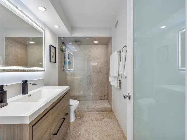 5 Island Ave # 8A, Miami Beach FL 33139