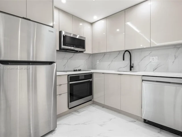 215 NE 16th Ave # 105, Fort Lauderdale FL 33301