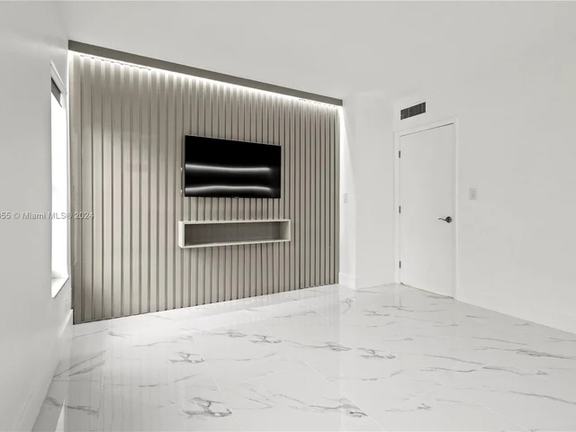 215 NE 16th Ave # 105, Fort Lauderdale FL 33301