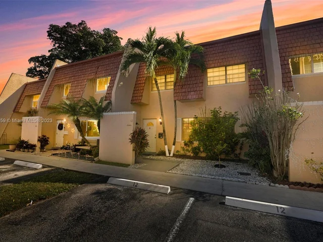 12 Meacham Ln # 12, Tamarac FL 33319