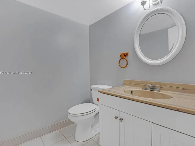 12 Meacham Ln # 12, Tamarac FL 33319