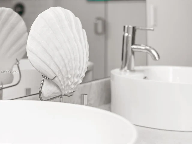 888 Biscayne Blvd # 905, Miami FL 33132