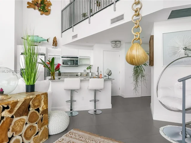 888 Biscayne Blvd # 905, Miami FL 33132