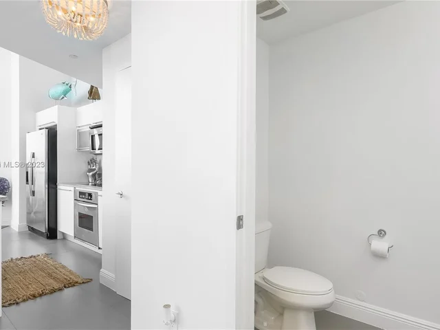 888 Biscayne Blvd # 905, Miami FL 33132