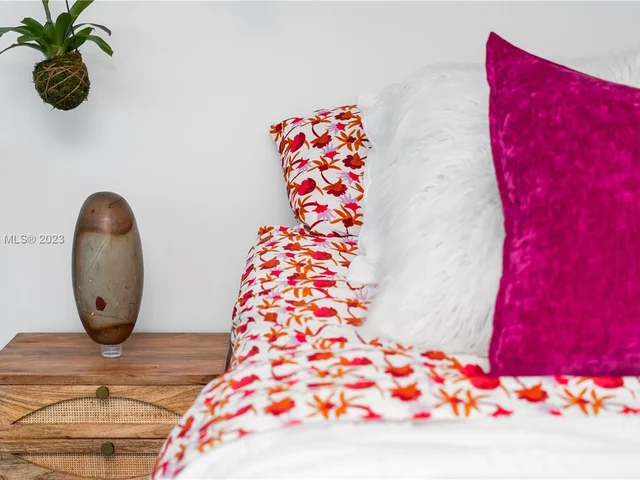 888 Biscayne Blvd # 905, Miami FL 33132