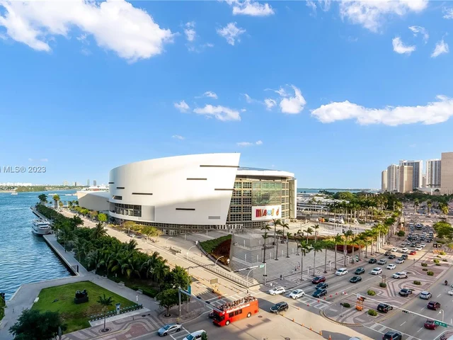 888 Biscayne Blvd # 905, Miami FL 33132