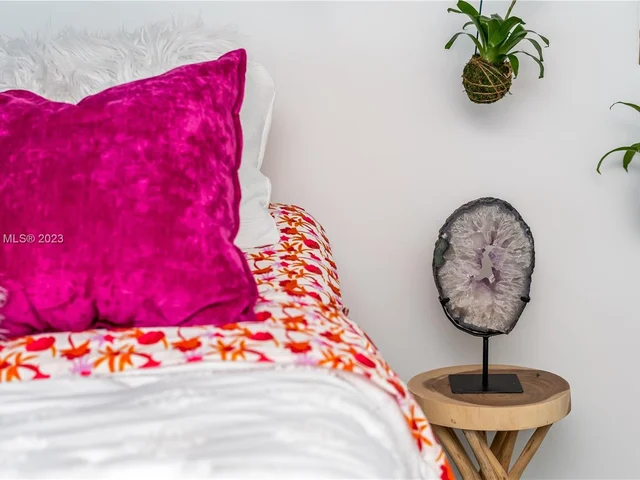 888 Biscayne Blvd # 905, Miami FL 33132