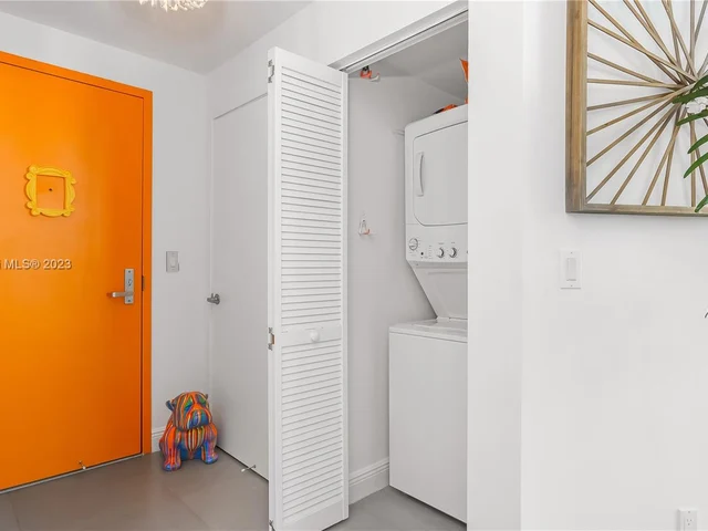 888 Biscayne Blvd # 905, Miami FL 33132