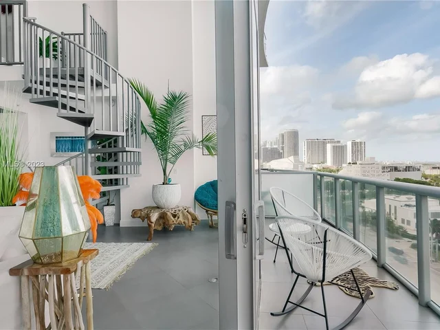 888 Biscayne Blvd # 905, Miami FL 33132